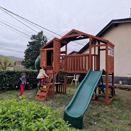 Le Relais Des Dames Panzió Neuville-sur-Saône Kültér fotó