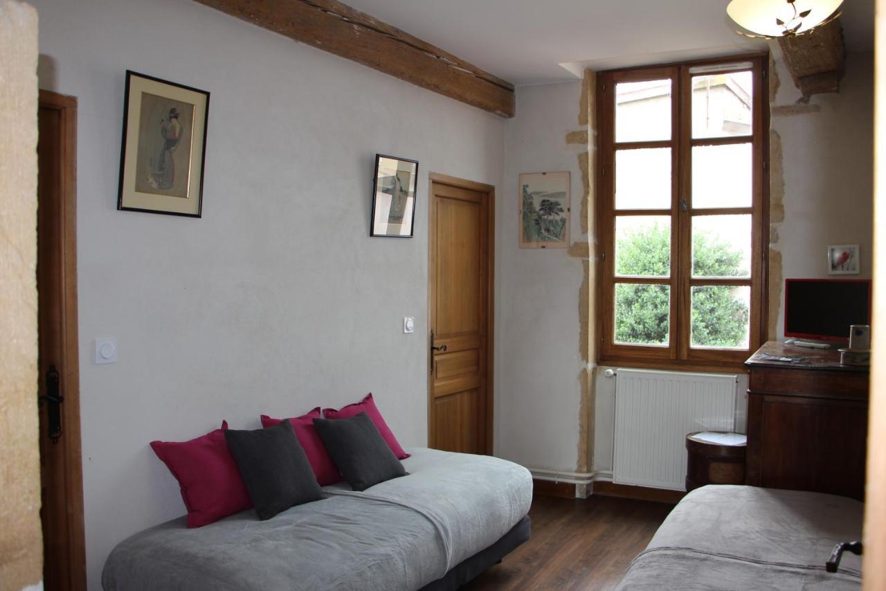 Le Relais Des Dames Panzió Neuville-sur-Saône Kültér fotó
