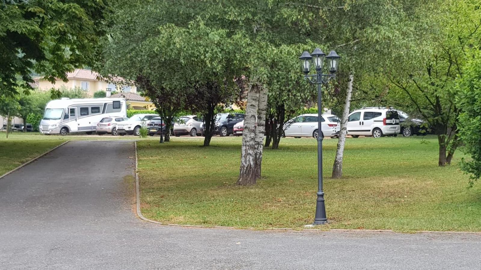Le Relais Des Dames Panzió Neuville-sur-Saône Kültér fotó