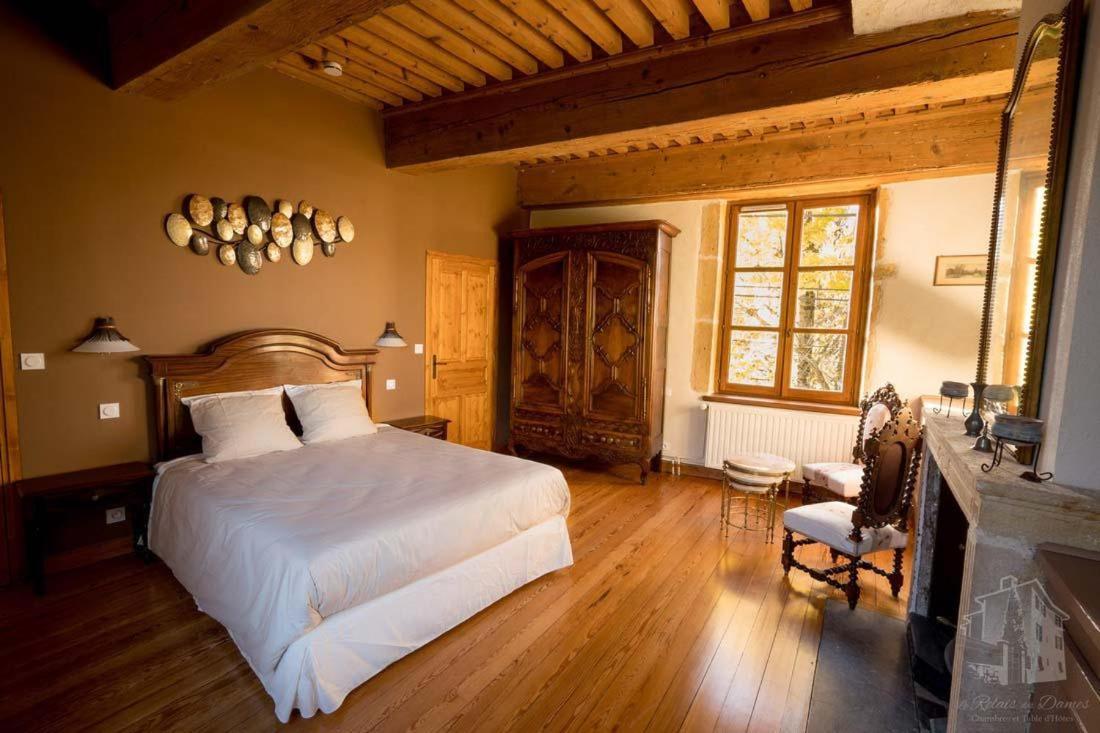Le Relais Des Dames Panzió Neuville-sur-Saône Kültér fotó