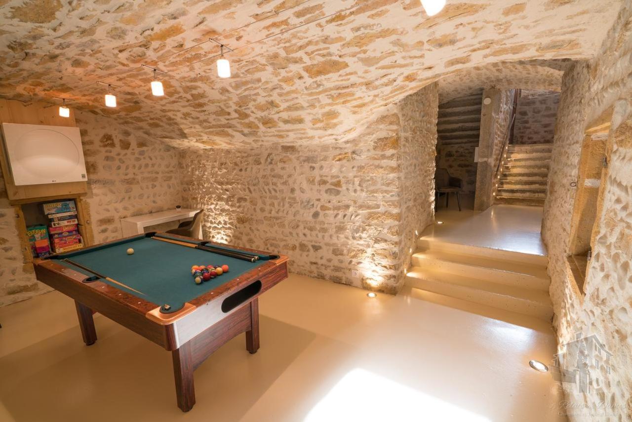 Le Relais Des Dames Panzió Neuville-sur-Saône Kültér fotó