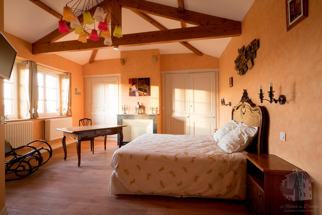 Le Relais Des Dames Panzió Neuville-sur-Saône Kültér fotó