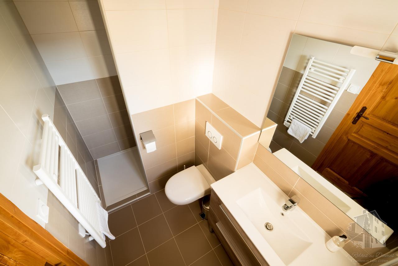 Le Relais Des Dames Panzió Neuville-sur-Saône Kültér fotó